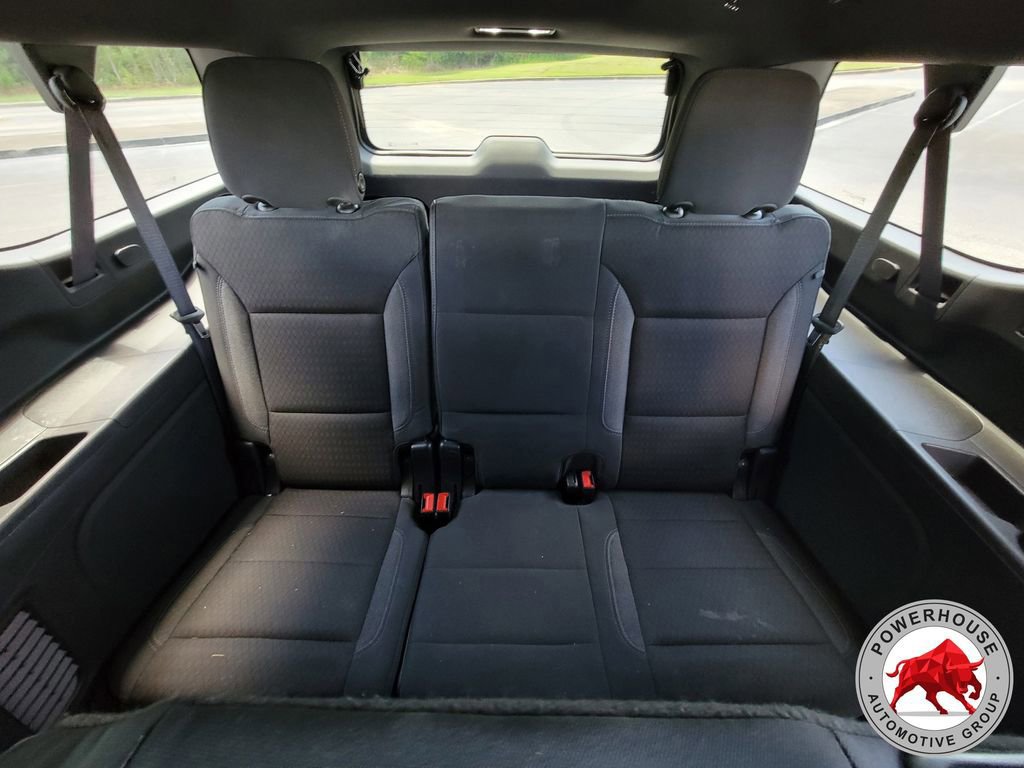 Used 2025 Chevrolet Suburban LS image 17