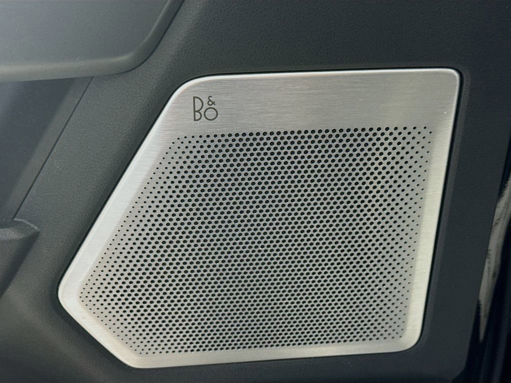 Certified 2022 Ford F150 Lariat w/ Equipment Group 502A High image 24