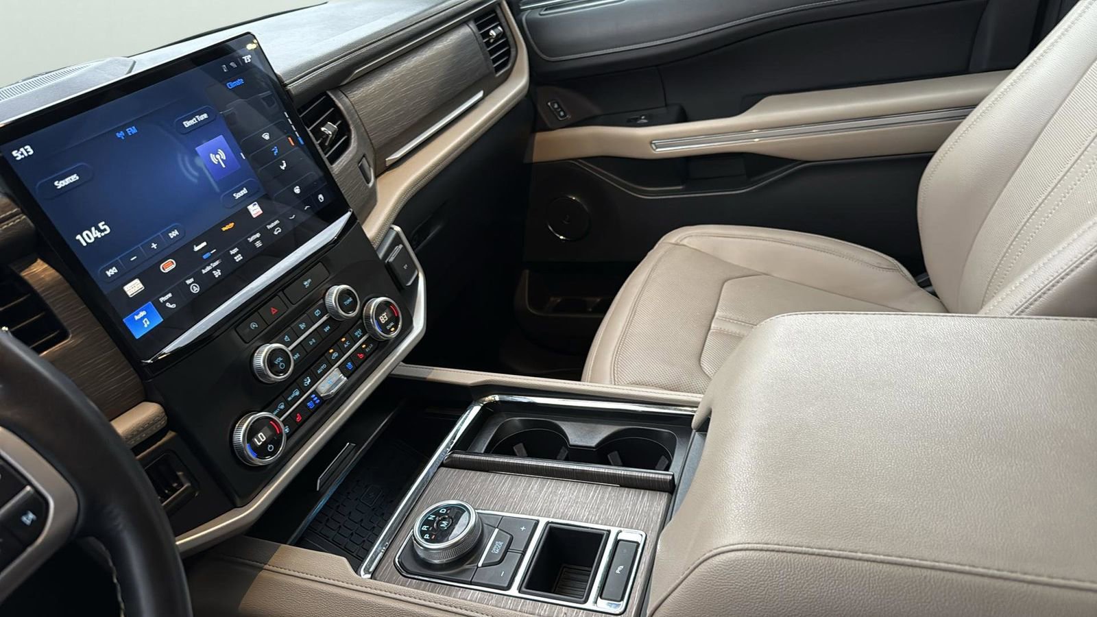 Certified 2024 Ford Expedition Max Limited image 21