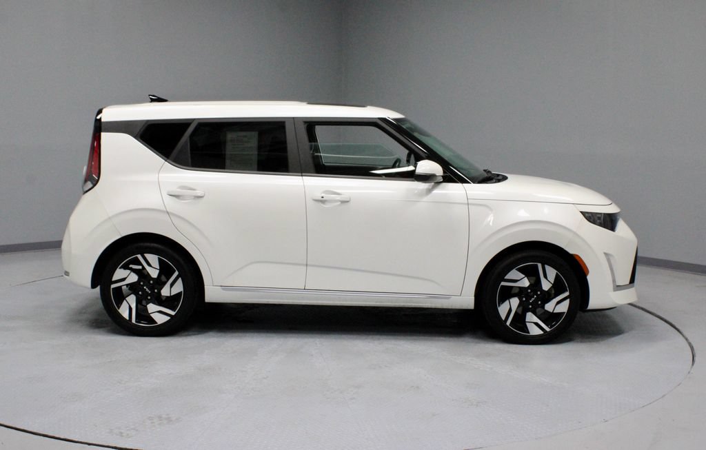 Used 2023 Kia Soul GT-Line FWD image 12