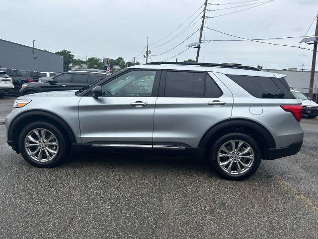Certified 2023 Ford Explorer XLT w/ Equipment Group 202A AWD/4WD image 3