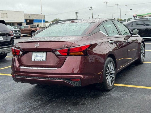 Used 2023 Nissan Altima 2.5 SV FWD image 3