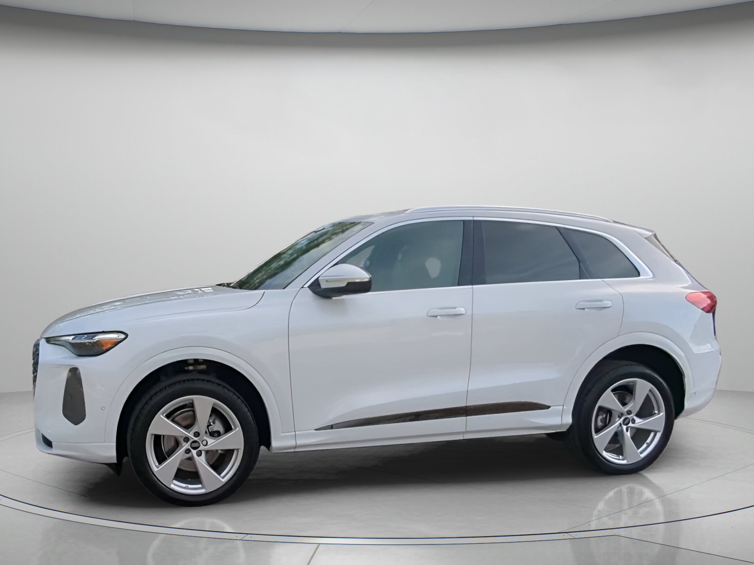 Used 2025 Audi Q5 Premium Plus AWD/4WD image 15