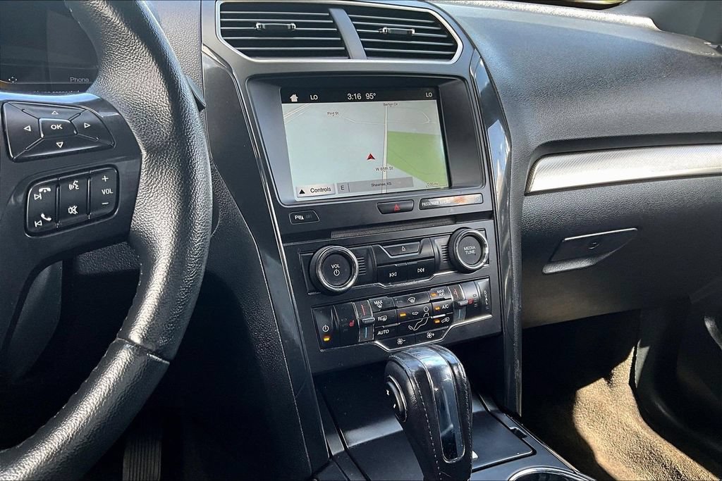 Certified 2018 Ford Explorer XLT w/ Equipment Group 202A FWD image 9