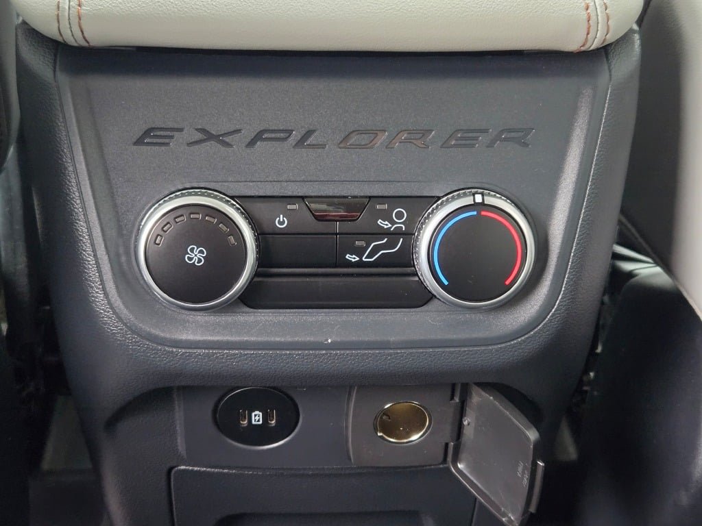 Certified 2025 Ford Explorer Active w/ Active Comfort Package AWD/4WD image 20