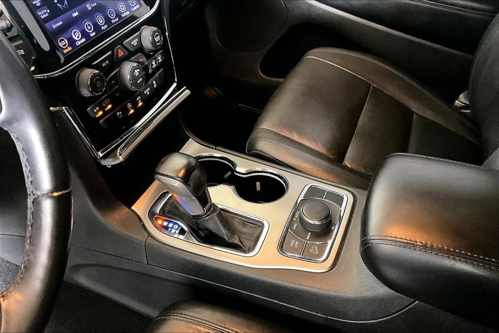 Used 2020 Jeep Grand Cherokee Limited AWD/4WD image 13