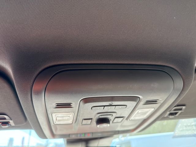 Used 2024 Chevrolet Suburban Premier image 29