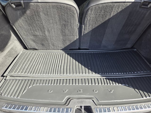 Used 2017 Volvo XC90 T6 Momentum w/ Vision Package image 30