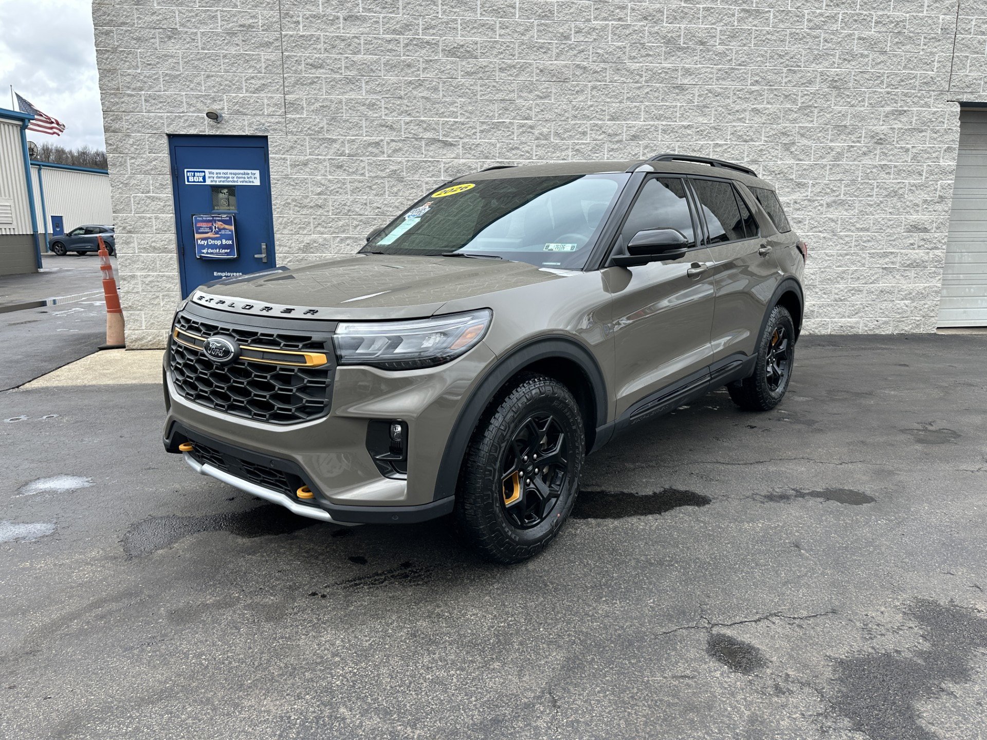 Certified 2026 Ford Explorer Tremor w/ Tremor Ultimate Package AWD/4WD image 2