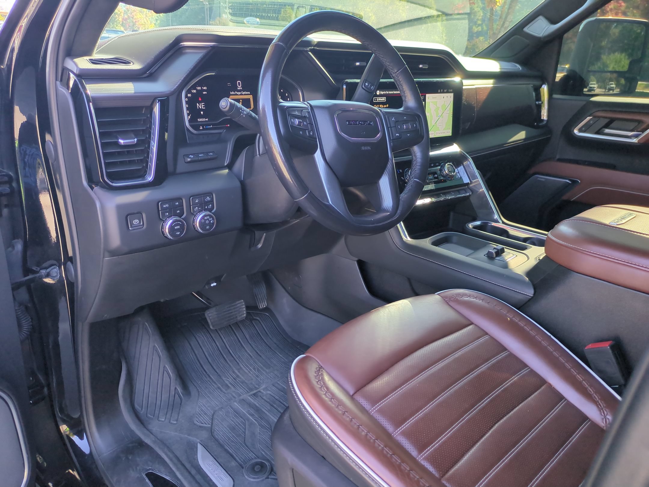 Used 2024 GMC Sierra 2500 Denali Ultimate AWD/4WD image 14