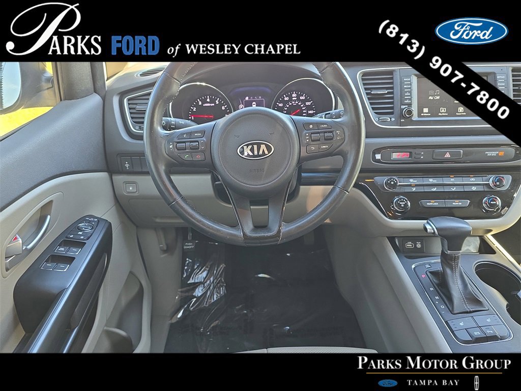 Used 2017 Kia Sedona LX w/ LX Essentials Premium Package image 11