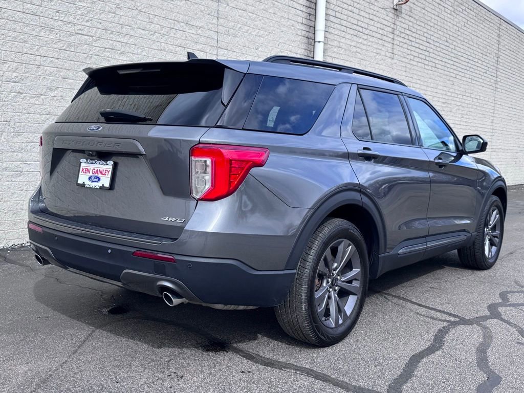 Certified 2023 Ford Explorer XLT w/ Equipment Group 202A AWD/4WD image 3