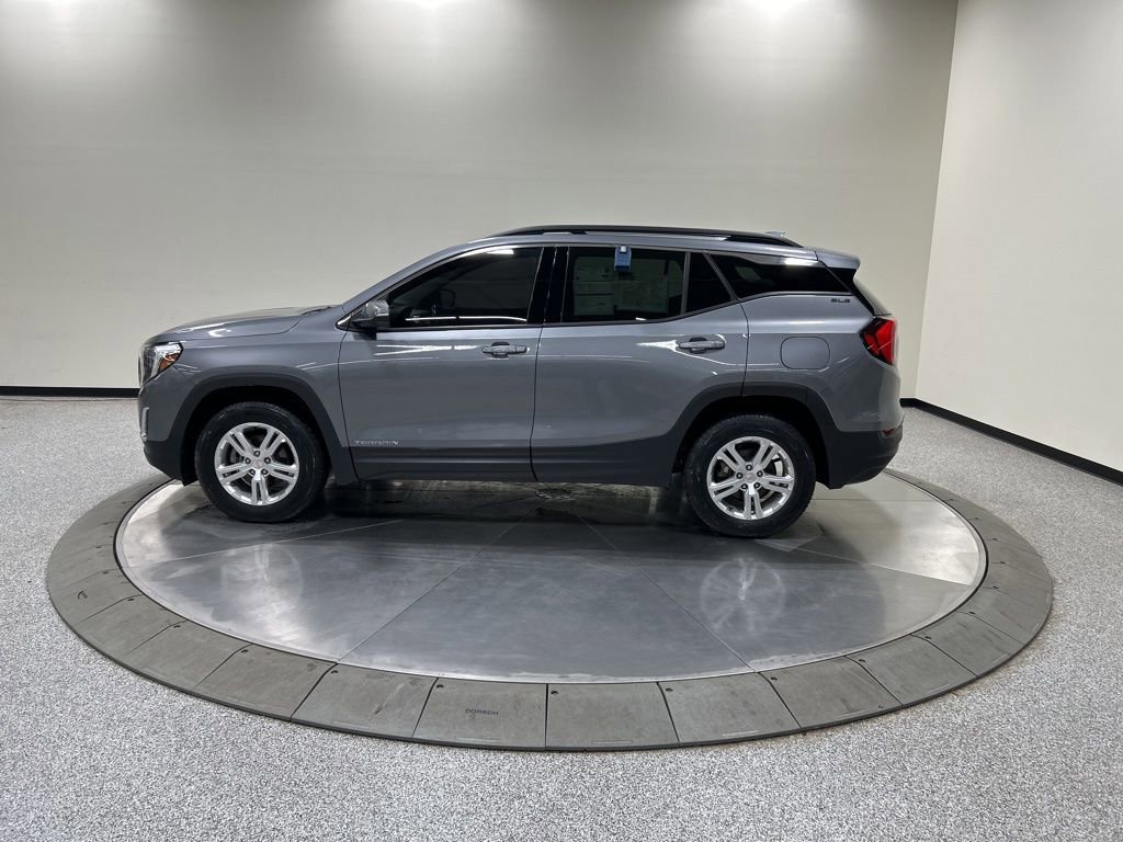 Used 2020 GMC Terrain SLE w/ Driver Convenience Package image 2