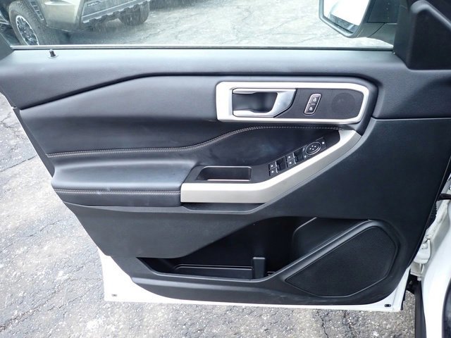 Certified 2022 Ford Explorer XLT w/ Equipment Group 202A image 22