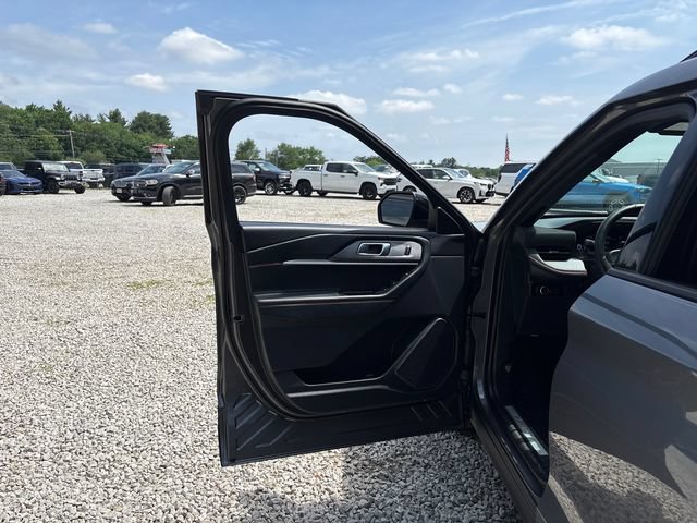 Certified 2025 Ford Explorer ST-Line AWD/4WD image 24