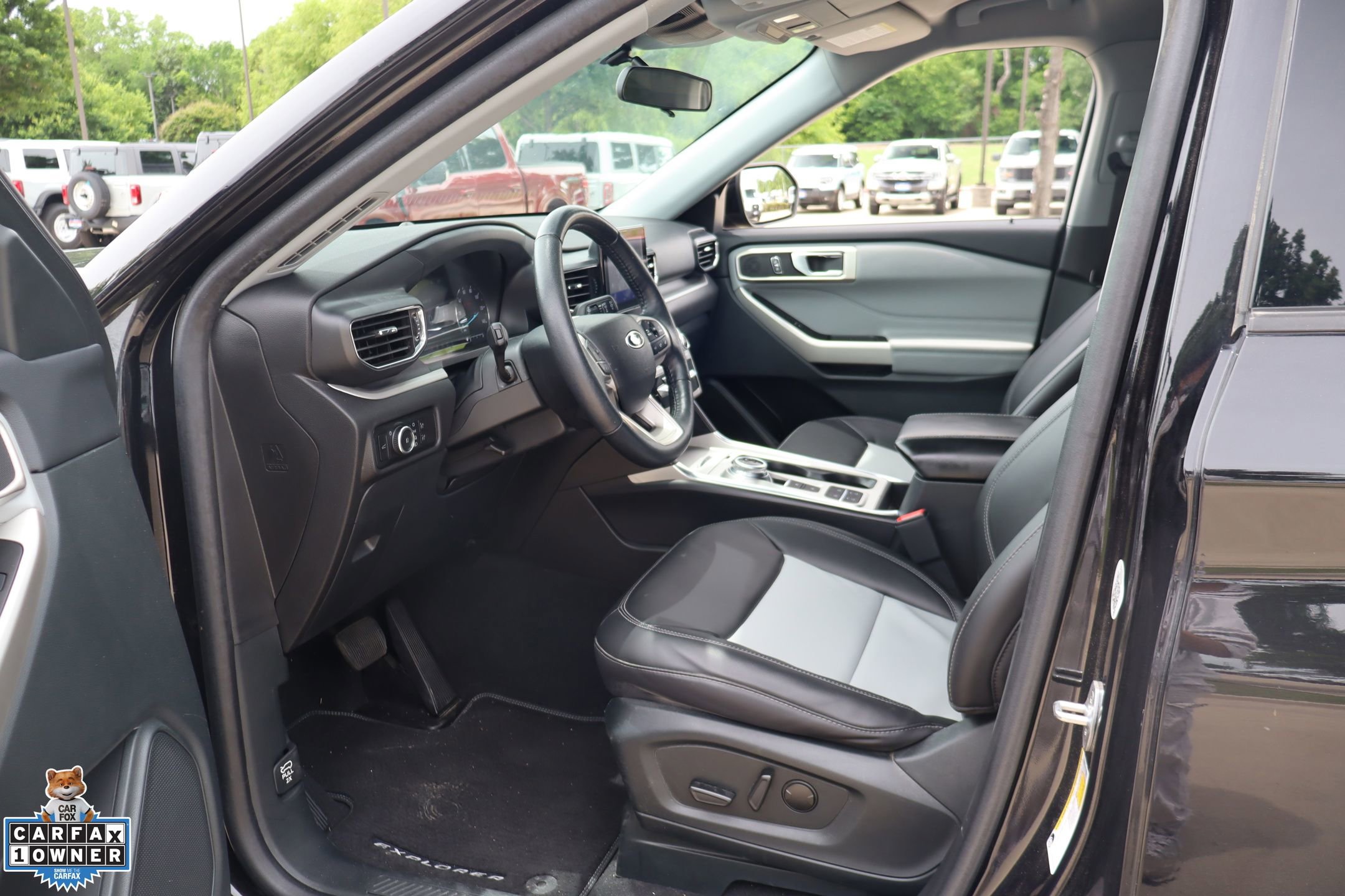 Certified 2023 Ford Explorer XLT w/ Equipment Group 202A RWD image 24