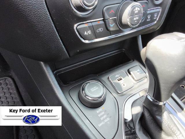Used 2022 Jeep Cherokee Limited AWD/4WD image 30