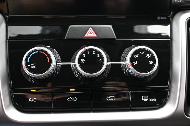 Used 2022 Kia Sorento LX FWD image 21