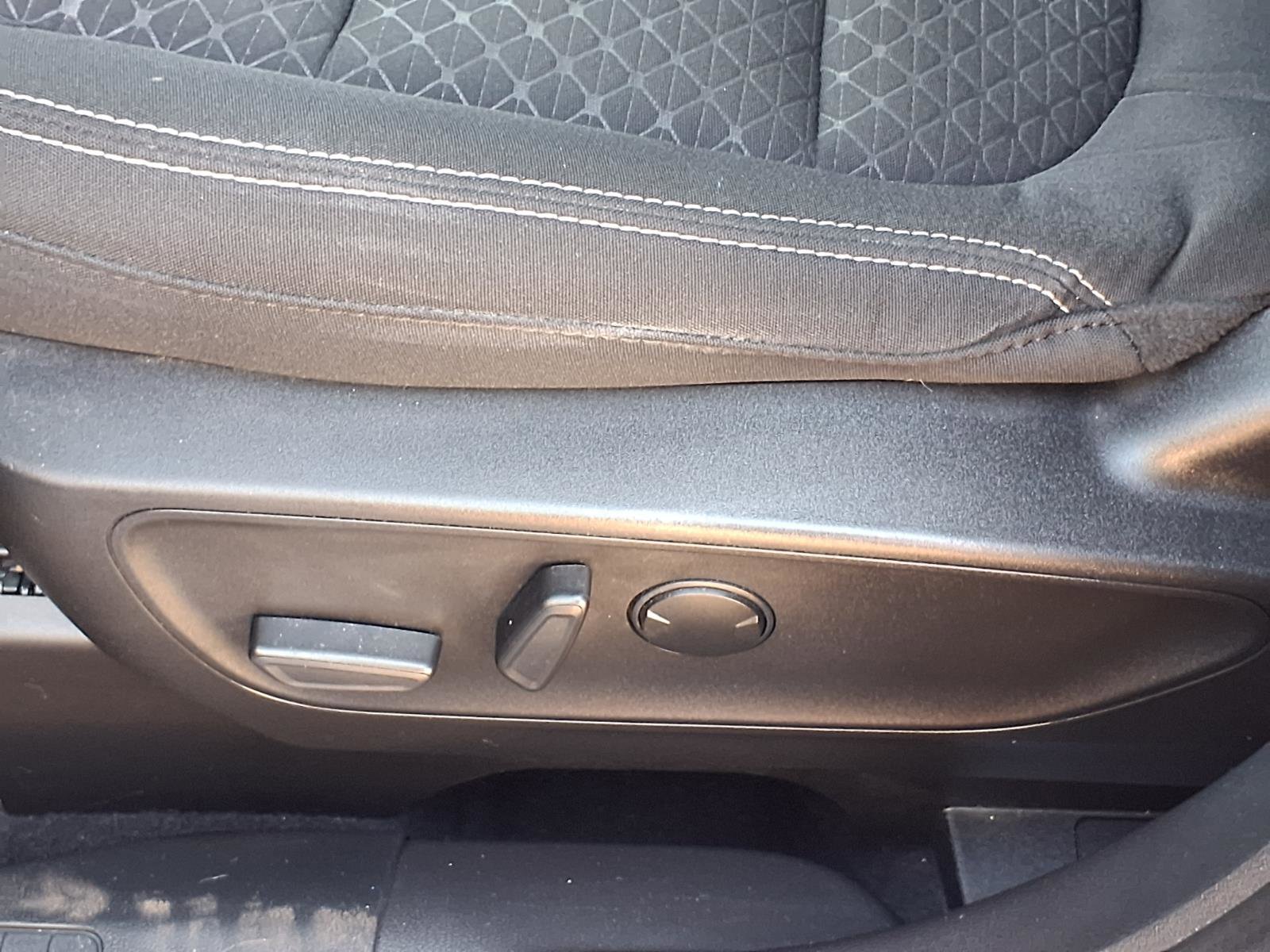 Certified 2023 Ford Escape Active AWD/4WD image 4