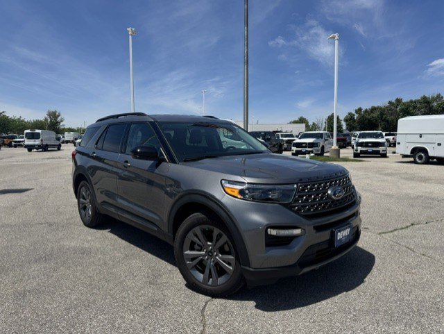 Certified 2023 Ford Explorer XLT w/ Equipment Group 202A AWD/4WD image 1