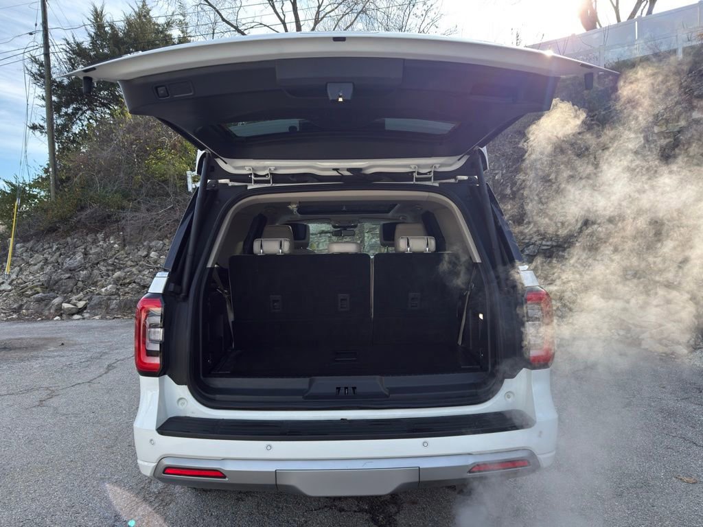 Certified 2023 Ford Expedition Platinum image 9