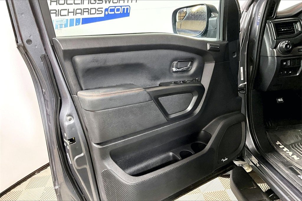 Used 2021 Nissan Titan PRO-4X w/ Pro-4x Convenience Package image 18