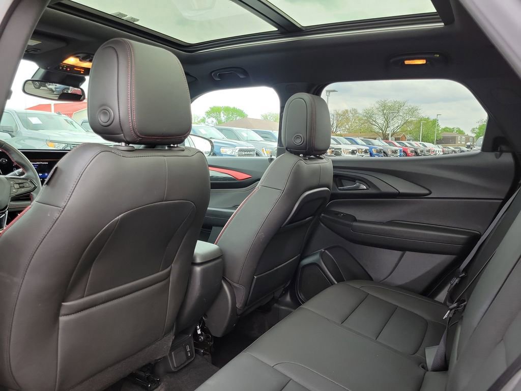 Used 2024 Chevrolet TrailBlazer RS w/ Convenience Package image 16