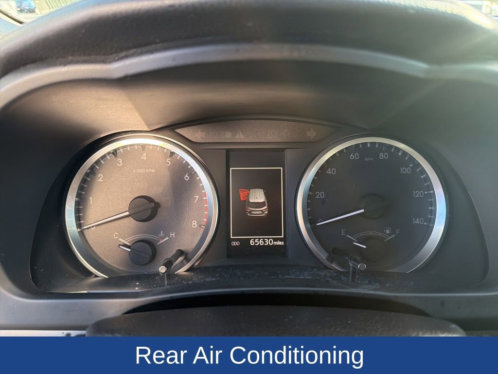 Used 2019 Toyota Highlander LE image 15