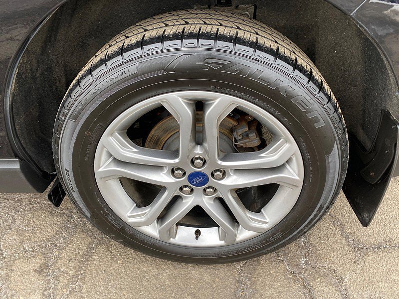 Certified 2018 Ford Edge Titanium w/ Technology Package image 10