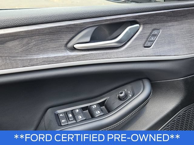 Used 2023 Jeep Grand Cherokee Limited AWD/4WD image 19