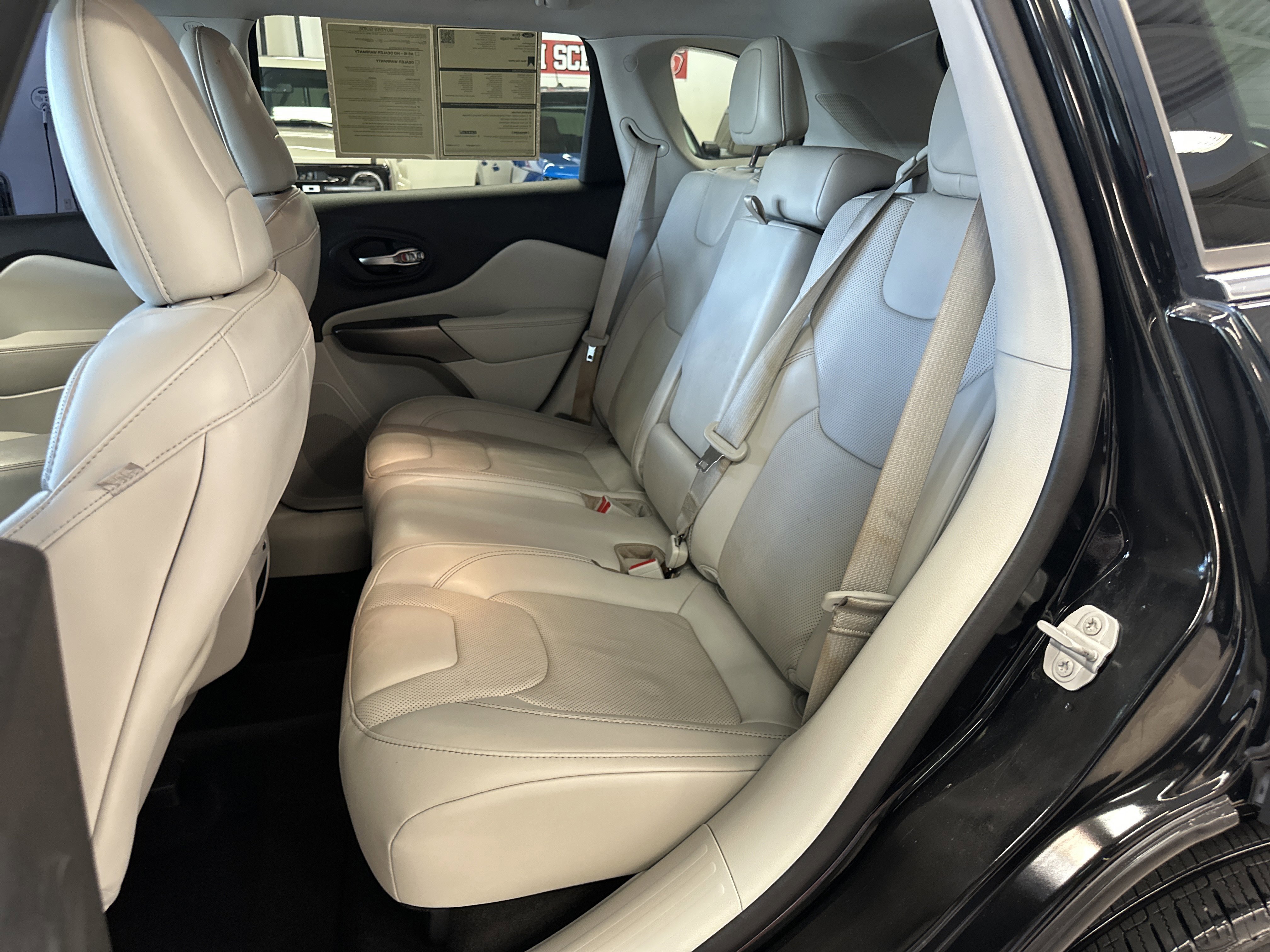 Used 2021 Jeep Cherokee Latitude Lux image 14