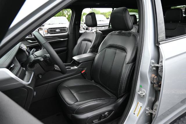 Used 2024 Jeep Grand Cherokee L Limited w/ Luxury Tech Group II AWD/4WD image 21