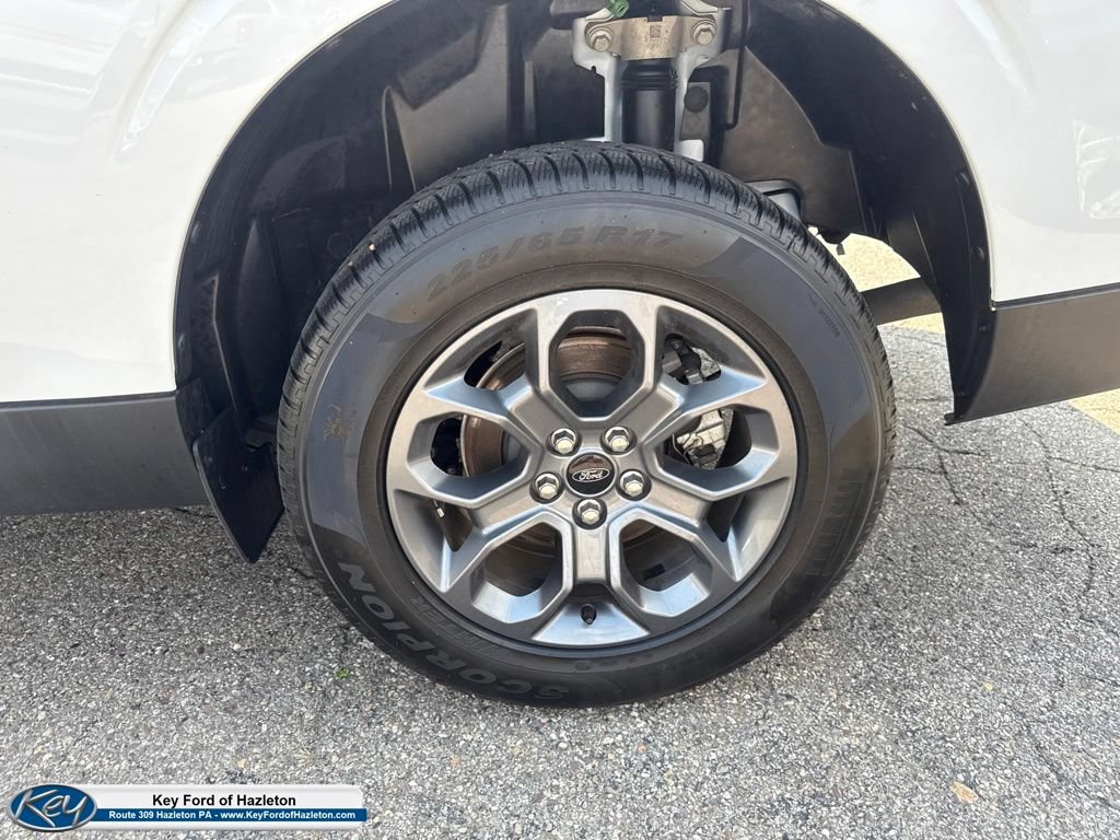 Certified 2025 Ford Maverick XLT w/ Equipment Group 301A AWD/4WD image 16