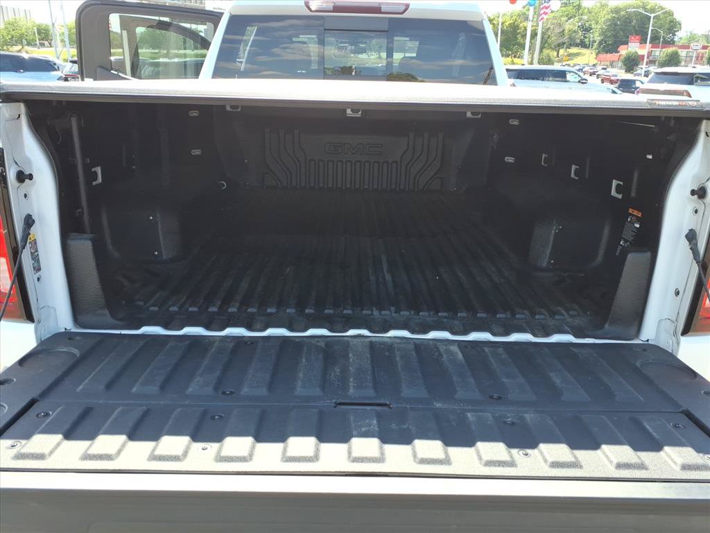 Used 2022 GMC Sierra 1500 SLT w/ SLT Premium Package AWD/4WD image 6