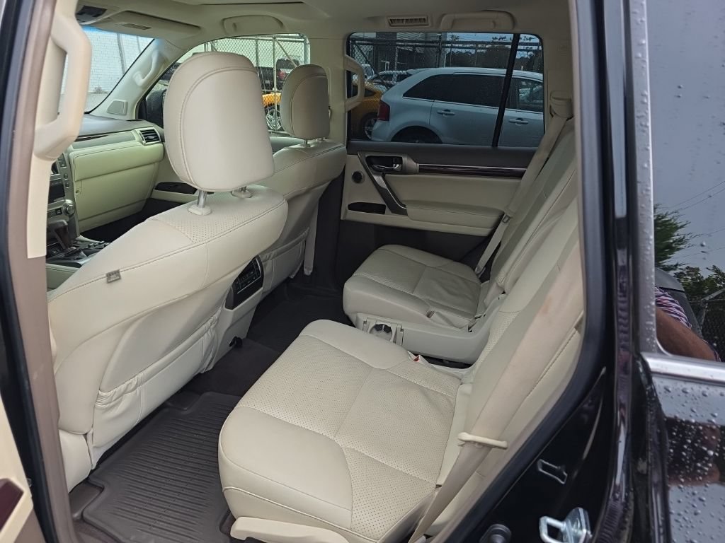 Used 2017 Lexus GX 460 Luxury AWD/4WD image 4