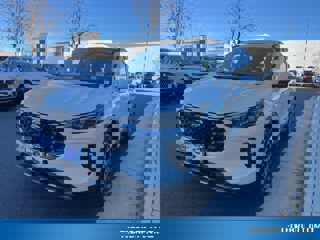 Certified 2024 Ford Escape Platinum w/ Premium Technology Package image 3