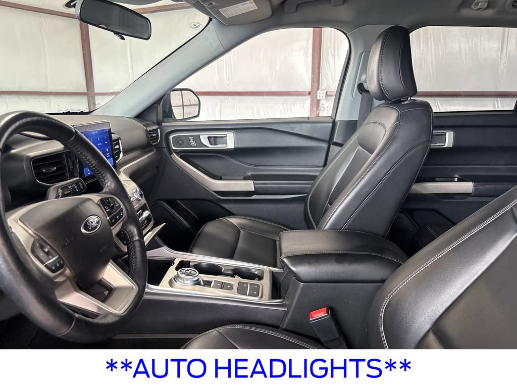 Certified 2023 Ford Explorer XLT w/ Equipment Group 202A RWD image 16