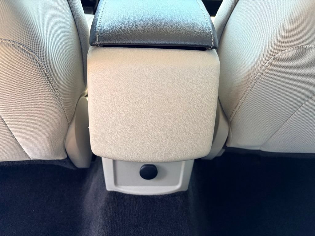 Certified 2017 Ford Fusion SE FWD image 26