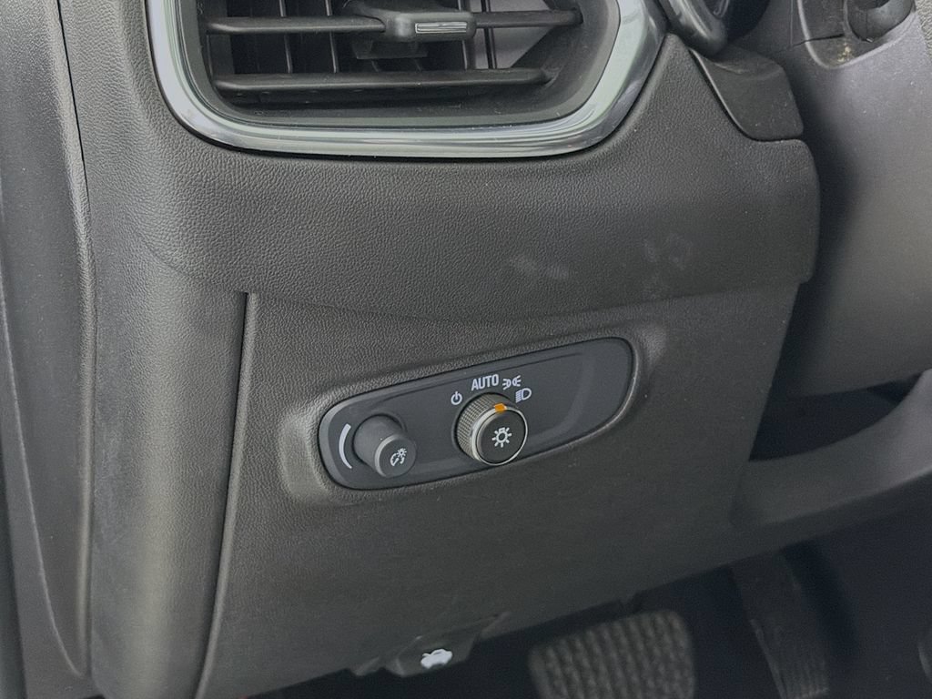 Used 2024 Chevrolet Equinox LS FWD image 13