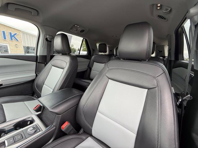 Certified 2023 Ford Explorer XLT w/ Equipment Group 202A AWD/4WD image 14