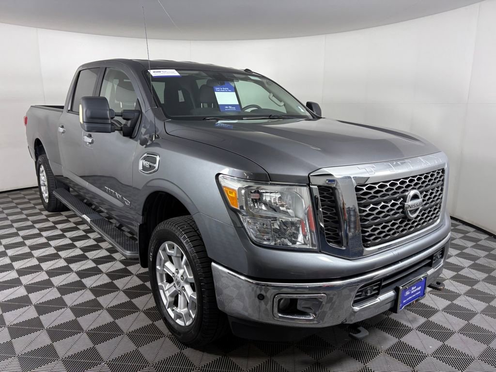 Used 2017 Nissan Titan SV image 1