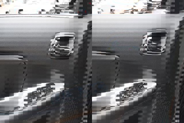 Used 2019 Dodge Journey SE image 21