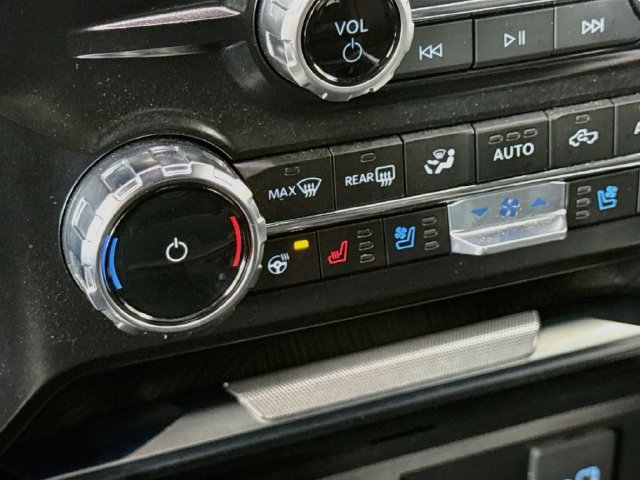 Certified 2025 Ford F350 Platinum AWD/4WD image 21