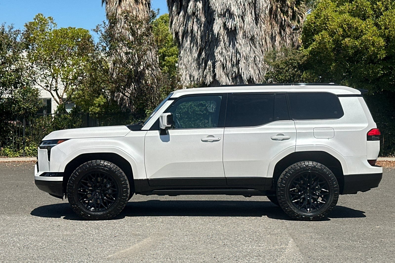 Used 2025 Lexus GX 550 w/ Accessory Package (Z1) AWD/4WD image 7
