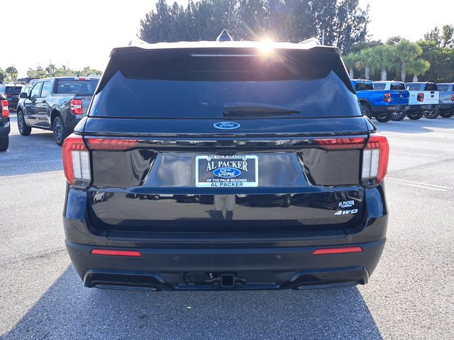 Certified 2025 Ford Explorer ST-Line image 3