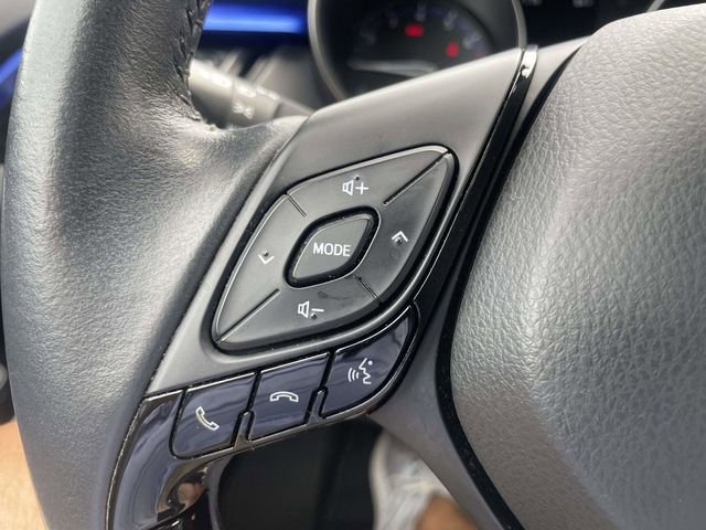 Used 2022 Toyota C-HR XLE FWD image 22