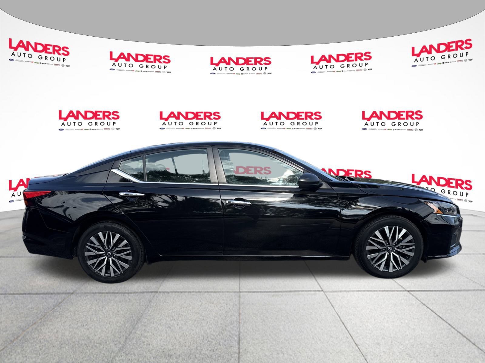 Used 2024 Nissan Altima 2.5 SV image 6