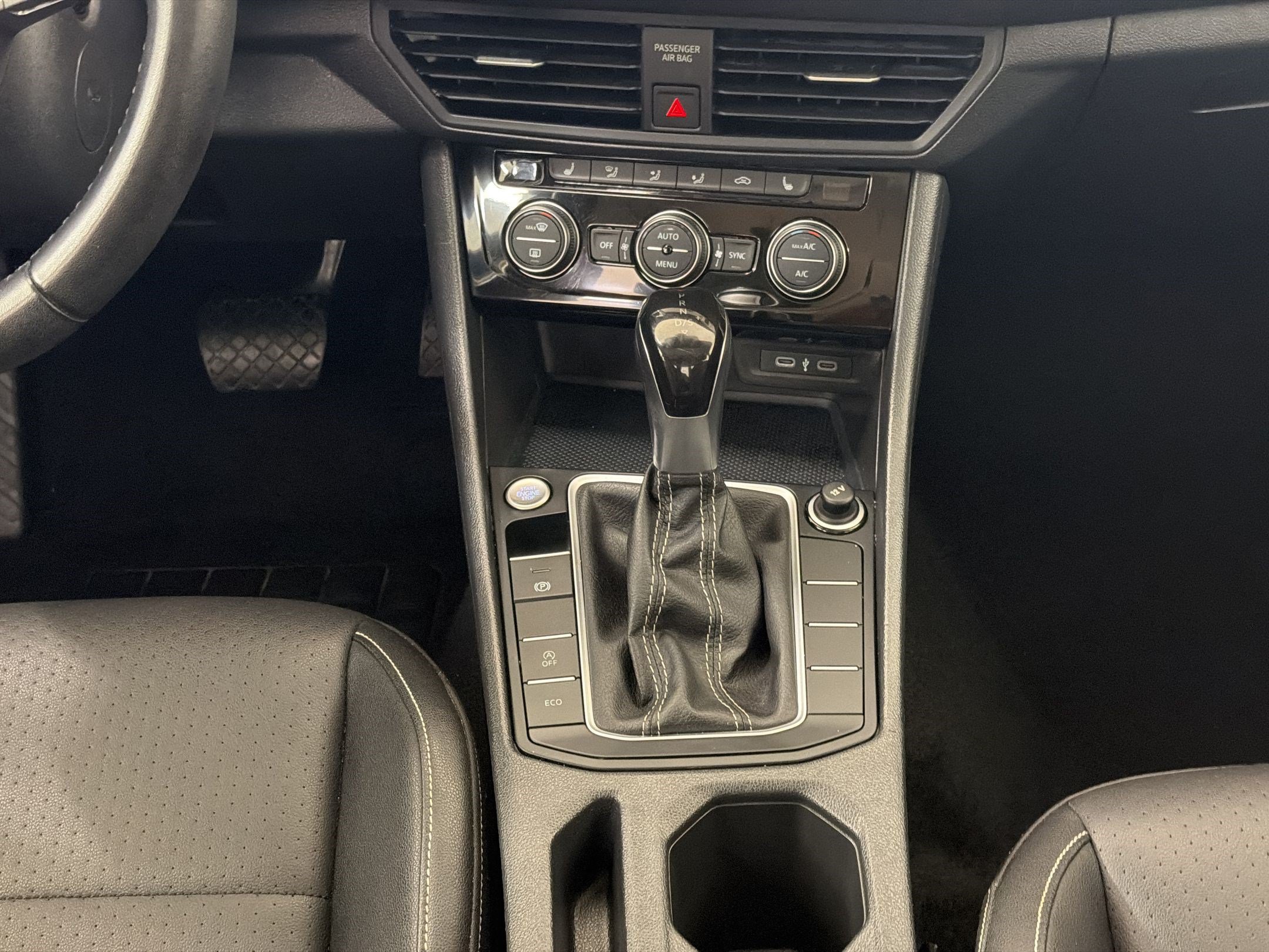 Used 2024 Volkswagen Jetta SE FWD image 18