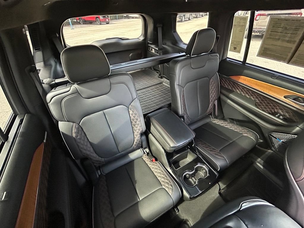 Used 2023 Jeep Grand Cherokee L Summit AWD/4WD image 30
