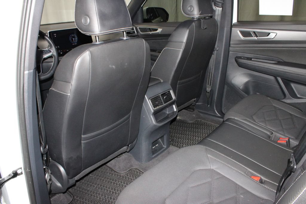 Used 2024 Volkswagen Atlas Cross Sport SE AWD/4WD image 21